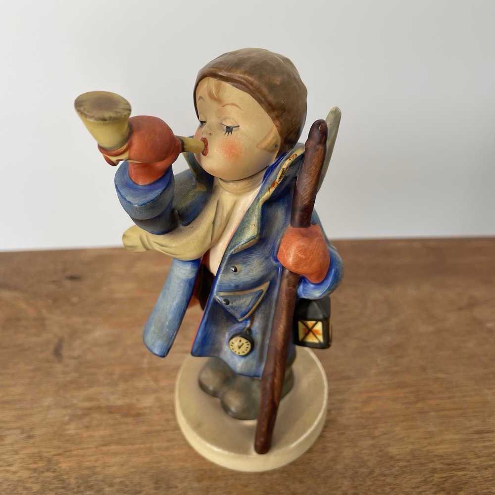 Goebel Hummel‎ HUM 2 Hear Ye Hear Ye TMK 5 Last Bee W Germany Figurine 5"